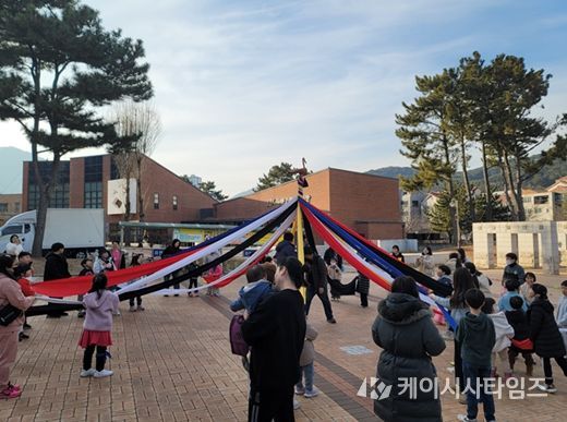 김해기적의도서관, 방과후 어린이 아지트로 변신