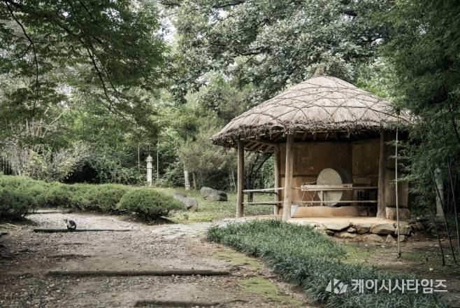 온양민속박물관 야외 마당 전경