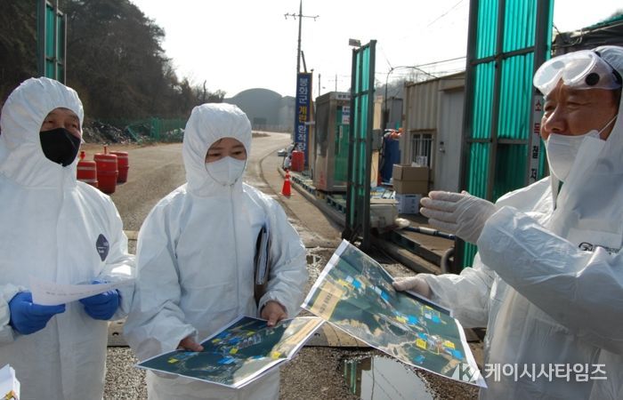 “봉화군, 설 연휴 잊은 ‘철통 방역’…군수·부서장들, 초소 현장 근무 직접 투입”