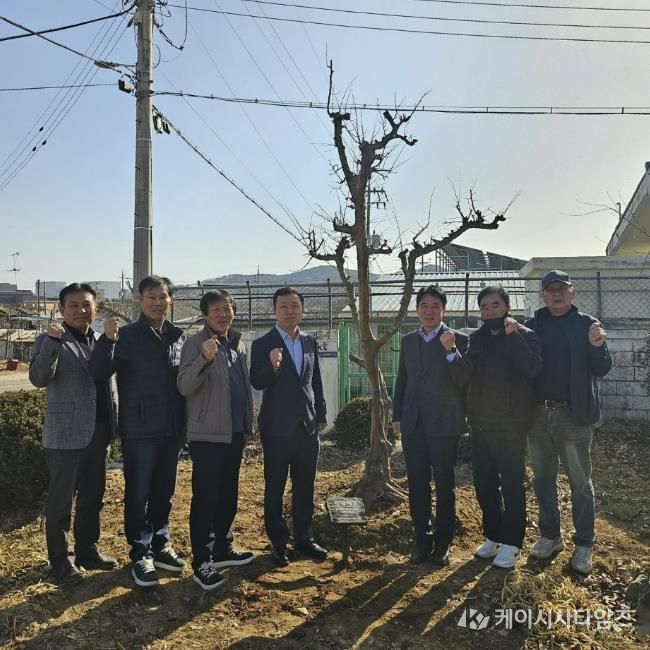 응봉면 풍년기원 기념식수 행사 모습