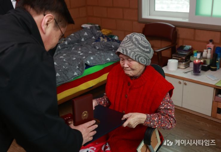 영월군, 6·25전쟁 참전용사 무공훈장 전수