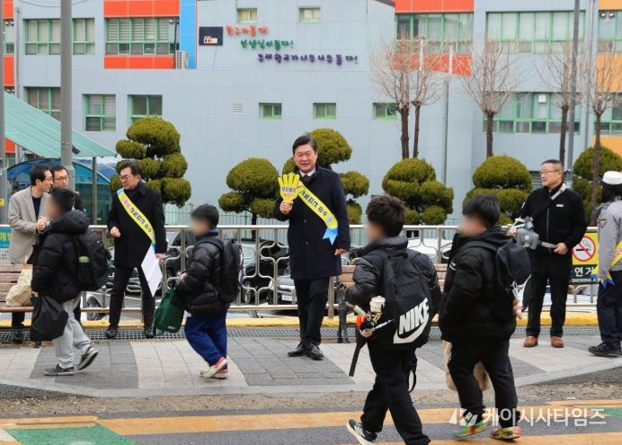 미추홀구, 신학기 맞이 ‘우리 아이 안전한 등굣길’ 교통안전 캠페인