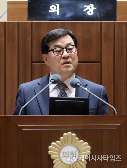 이재형 수원특례시의회 의원이 제399회 임시회 제1차 본회의에서 5분 자유발언을 하고 있다