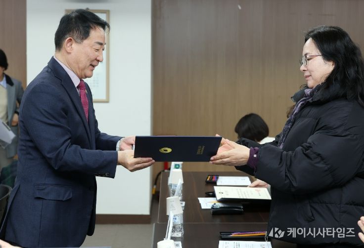 16일 서구청 장태산실에서 열린 환경교육 강사단 위촉식