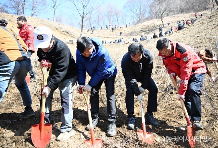 , 제81회 식목일 ‘봉화산 산철쭉군락지 나무심기 행사’