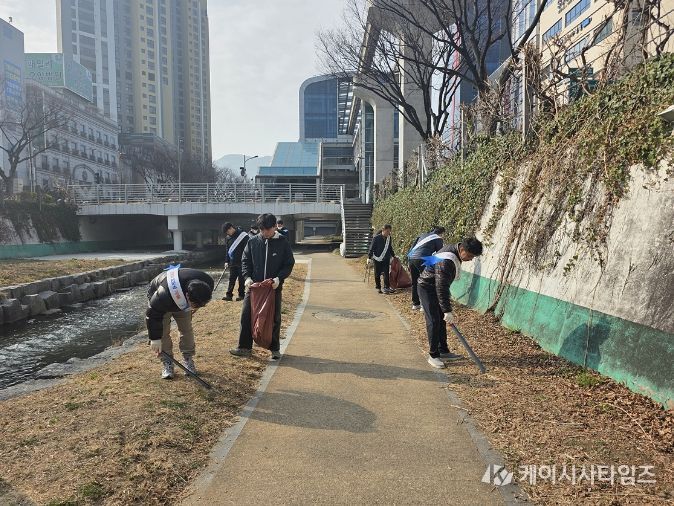 『세계 물의 날』맞이 범어천 일대 하천 정화활동