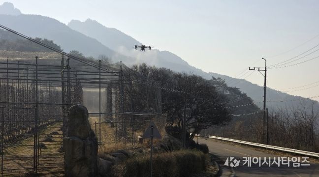 산청군, 명품사과 드론으로 지킨다