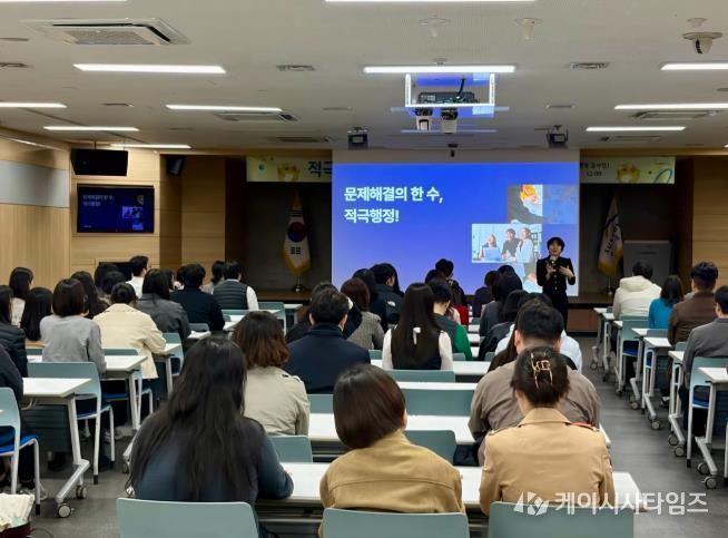 대구 수성구(수성구청장 권한대행 배춘식)는 지난 25일 구청 직원을 대상으로 ‘2026년 적극행정 특강’을 실시했다.