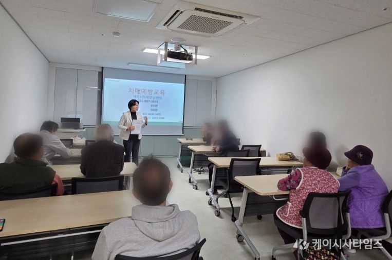 금사도서관 치매예방교실 운영