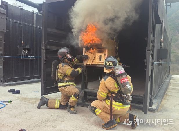 최신 실화재 훈련시설서 첫 정규 교육