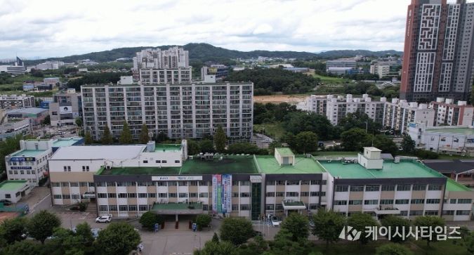 1. 천안 서북구청 전경.