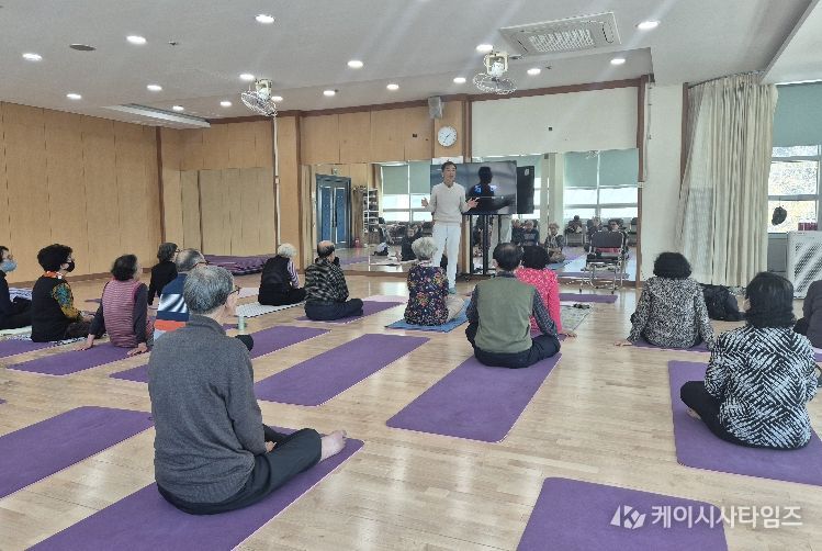 익산시, 한의약 건강교실…어르신 활력 '톡톡'